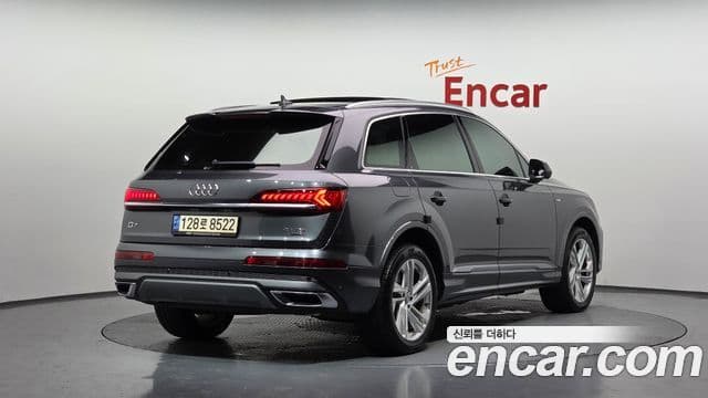 Audi Q7 2021 — Photo 35/35