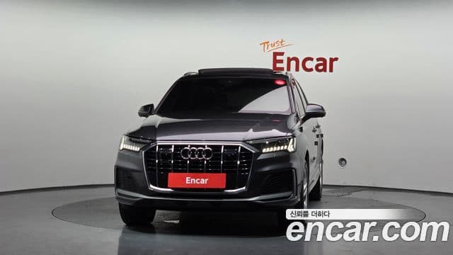 Audi Q7 2021 — Photo 28/35