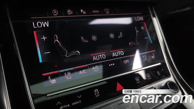 Audi Q7 2021 — Photo 7/35