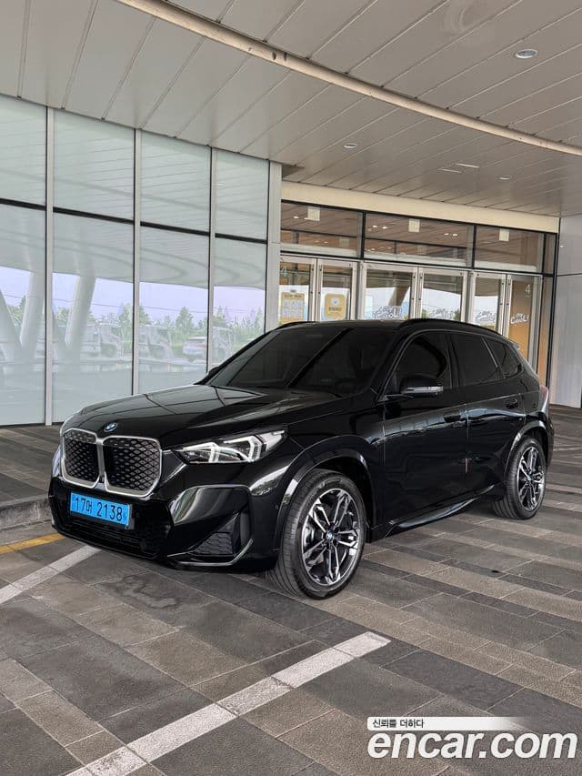 BMW iX1 2026 — ფოტო 1/9