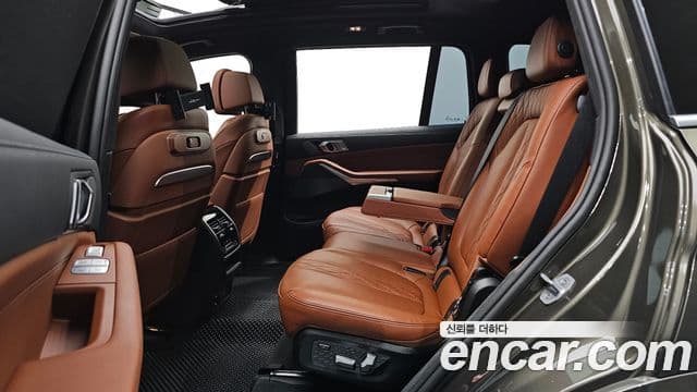 BMW X7 2025 — Şəkil 17/34