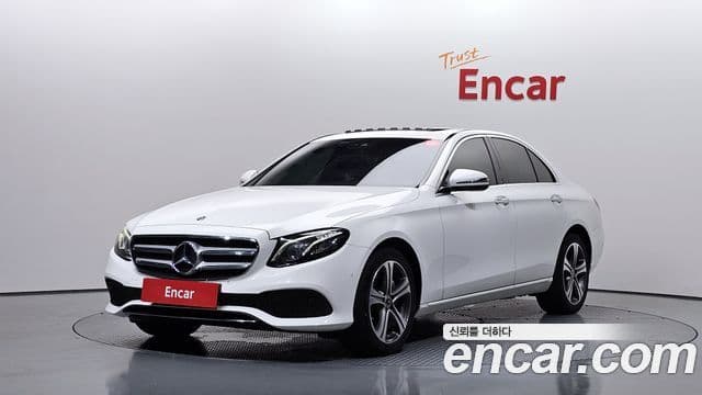 Mercedes-Benz E-Class 2018 — ფოტო 11/20