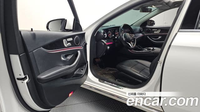 Mercedes-Benz E-Class 2018 — ფოტო 5/20