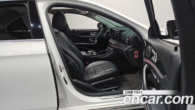 Mercedes-Benz E-Class 2018 — ფოტო 6/20