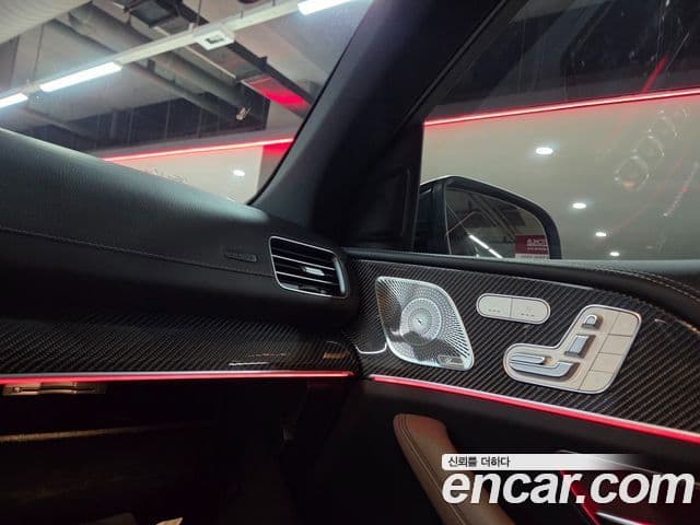 Mercedes-Benz GLE-Class 2023 — Photo 19/20