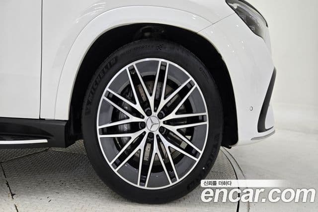 Mercedes-Benz GLE-Class 2025 — Photo 17/20