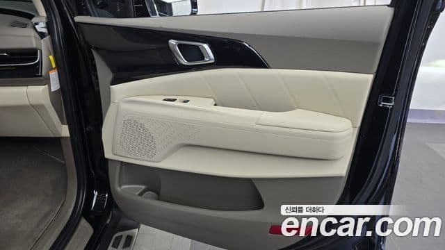 Kia Carnival 2025 — Photo 15/32