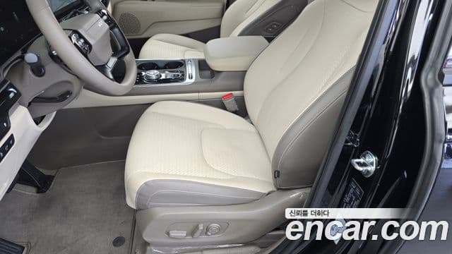 Kia Carnival 2025 — Photo 19/32