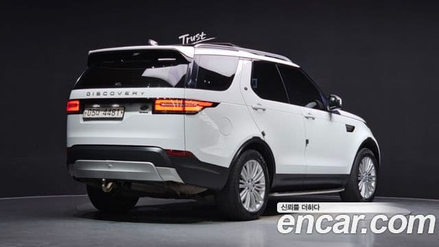 Land Rover Discovery 5 2018 — ფოტო 6/20