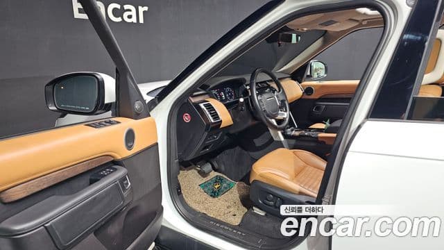Land Rover Discovery 5 2018 — ფოტო 4/20