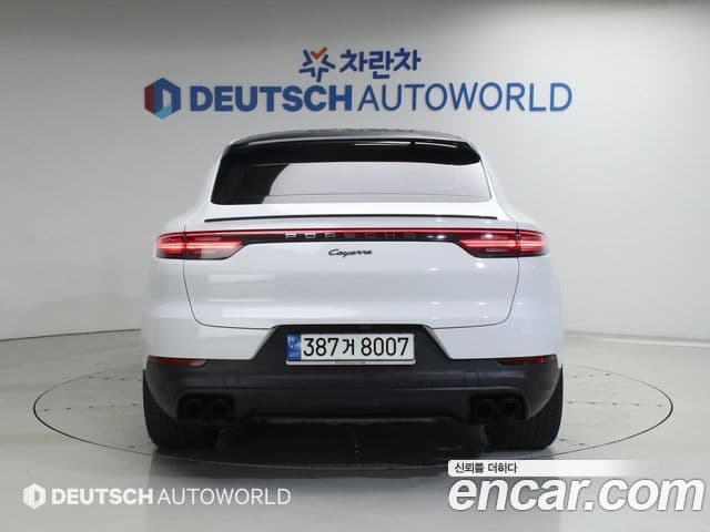 Porsche Cayenne 2022 — Photo 19/20