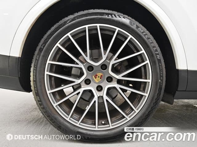 Porsche Cayenne 2022 — Photo 12/20