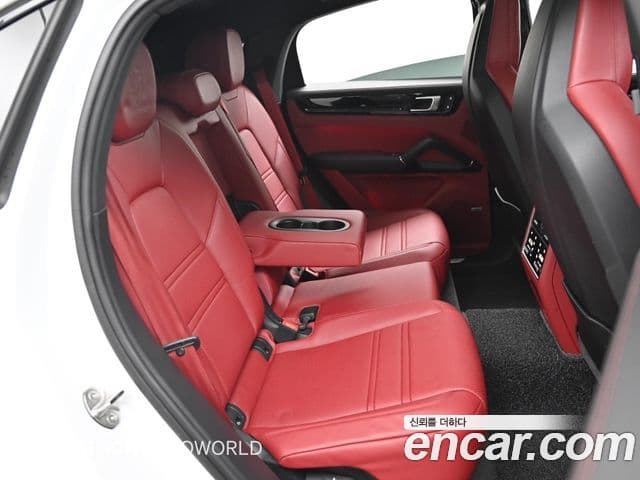 Porsche Cayenne 2022 — Photo 5/20