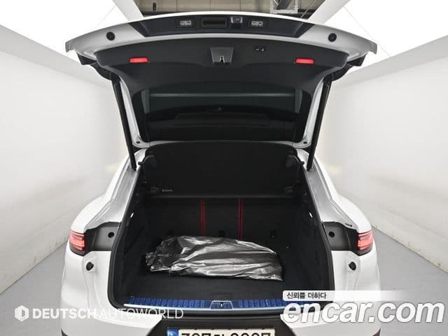Porsche Cayenne 2022 — Photo 18/20