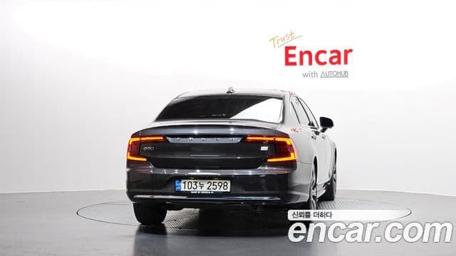 Volvo S90 2021 — ფოტო 25/33