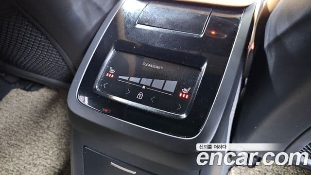Volvo S90 2021 — ფოტო 29/33