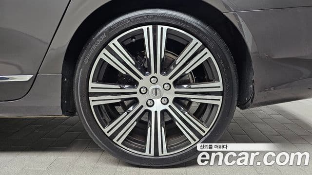 Volvo S90 2021 — ფოტო 15/33