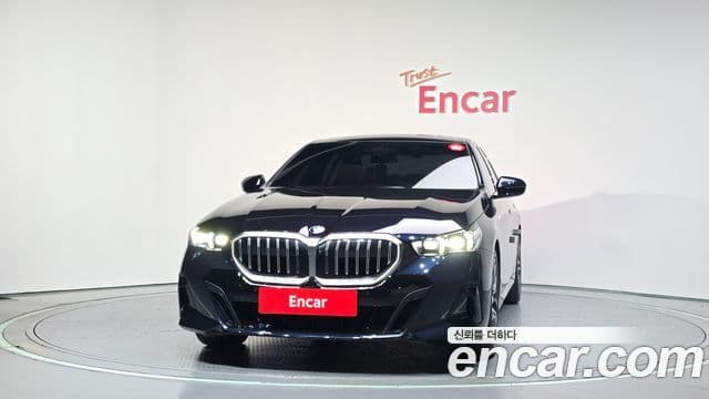 BMW 5 Series 2025 — Photo 9/36