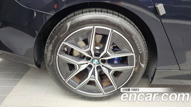 BMW 5 Series 2025 — Photo 7/36
