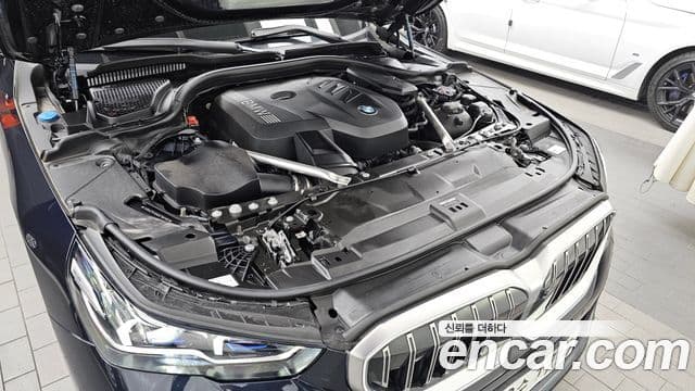 BMW 5 Series 2025 — Photo 2/36