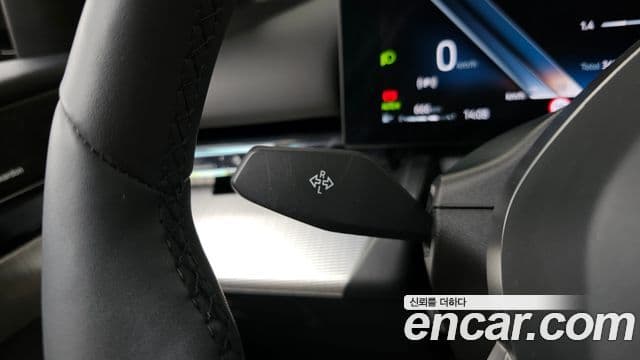 BMW 5 Series 2025 — Photo 15/36