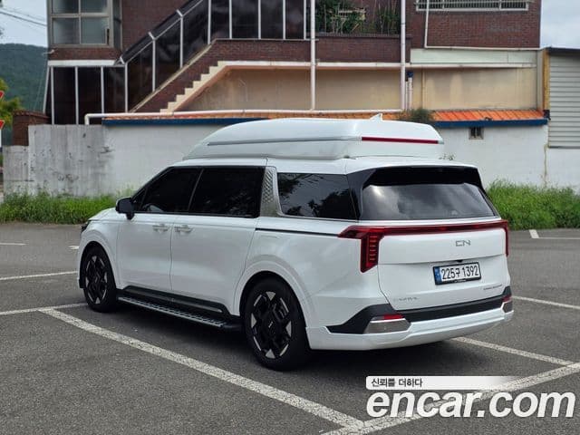Kia Carnival 2024 — Şəkil 2/20