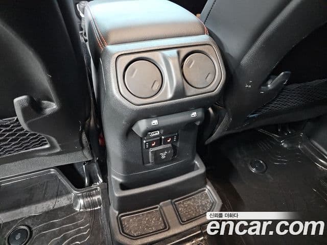 Jeep Wrangler 2024 — Photo 18/19