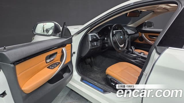 BMW 4 Series 2020 — Photo 22/35