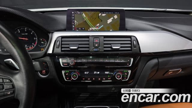 BMW 4 Series 2020 — Photo 32/35