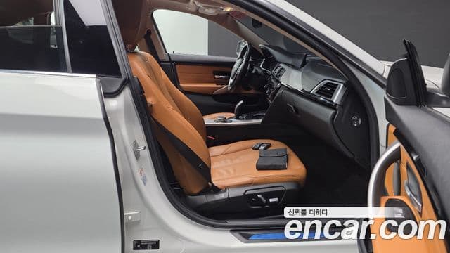 BMW 4 Series 2020 — Photo 18/35
