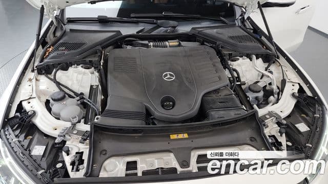 Mercedes-Benz E-Class 2024 — Photo 16/33