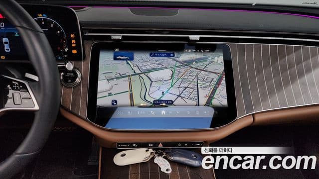 Mercedes-Benz E-Class 2024 — Photo 6/33