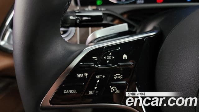 Mercedes-Benz E-Class 2024 — Photo 7/33