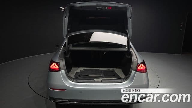 Mercedes-Benz E-Class 2024 — Şəkil 9/20