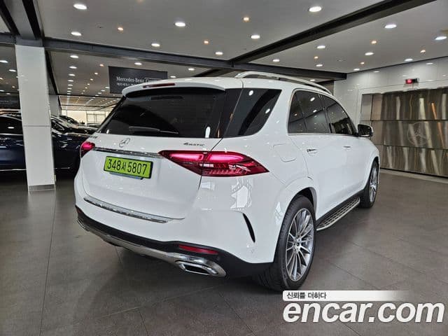 Mercedes-Benz GLE-Class 2025 — Photo 10/16