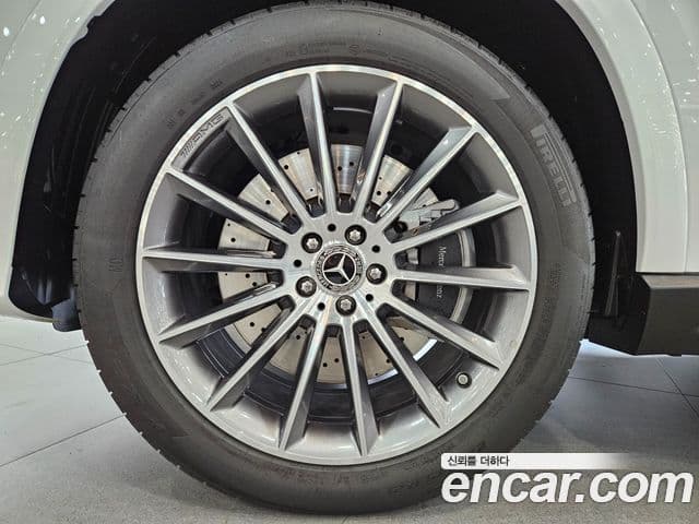 Mercedes-Benz GLE-Class 2025 — Photo 9/16