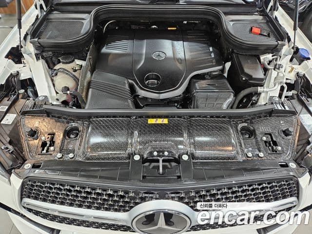 Mercedes-Benz GLE-Class 2025 — Photo 15/16