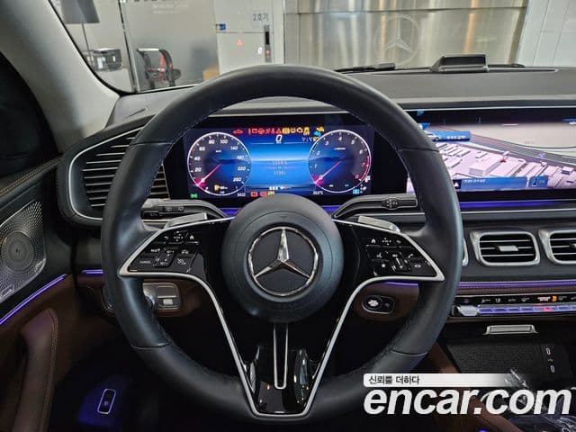 Mercedes-Benz GLE-Class 2025 — Photo 13/16