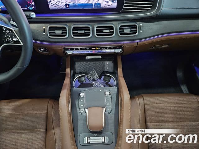 Mercedes-Benz GLE-Class 2025 — Photo 8/16