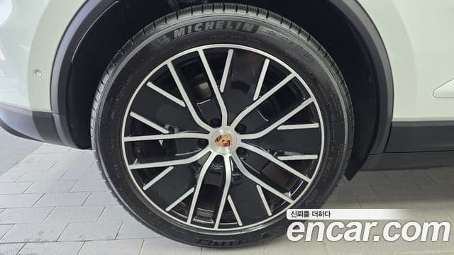 Porsche Macan EV 2025 — Şəkil 34/34