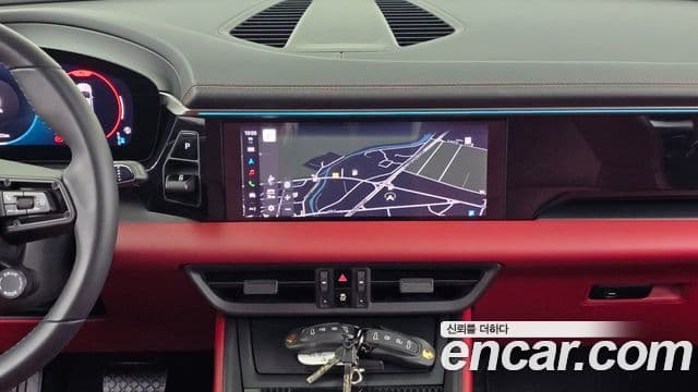 Porsche Macan EV 2025 — Şəkil 23/34