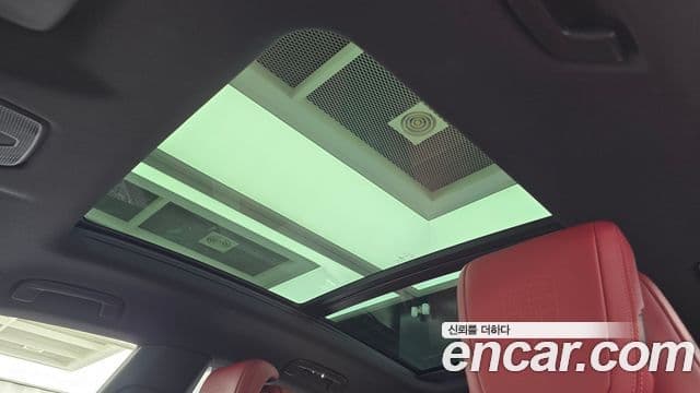Porsche Macan EV 2025 — Şəkil 33/34