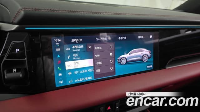 Porsche Macan EV 2025 — Şəkil 17/34