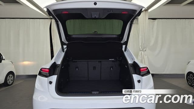 Porsche Macan EV 2025 — Şəkil 21/34