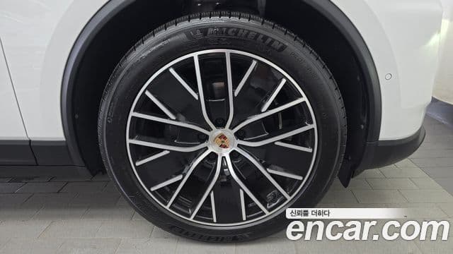 Porsche Macan EV 2025 — Şəkil 13/34