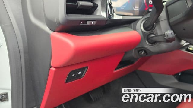 Porsche Macan EV 2025 — Şəkil 11/34