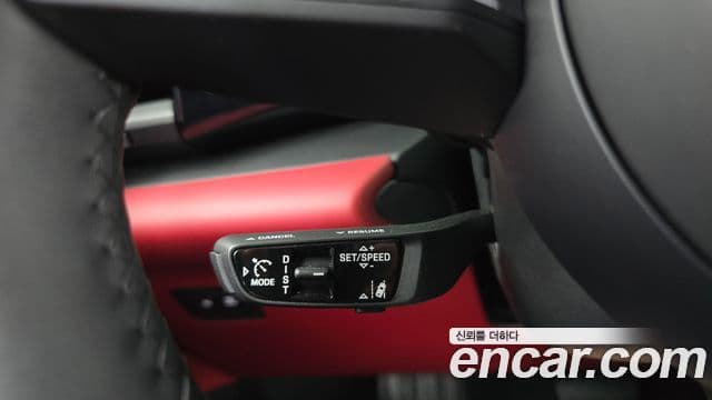 Porsche Macan EV 2025 — Şəkil 14/34