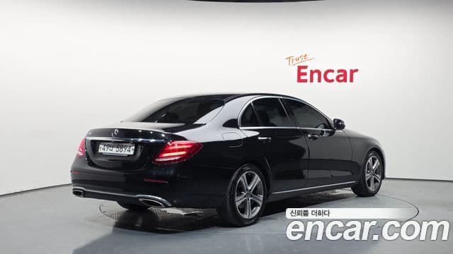 Mercedes-Benz E-Class 2019 — Şəkil 2/32
