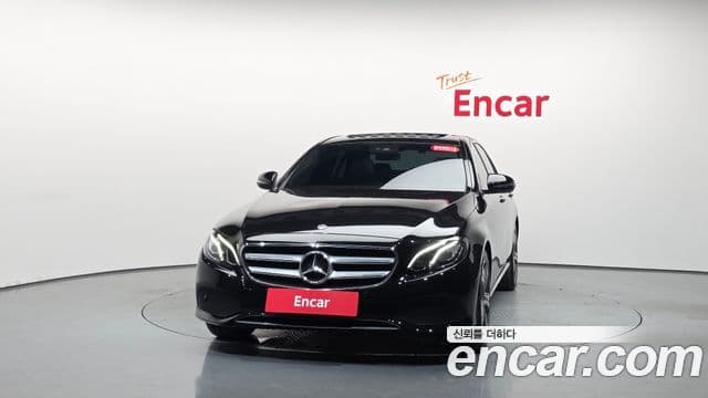 Mercedes-Benz E-Class 2019 — Şəkil 32/32