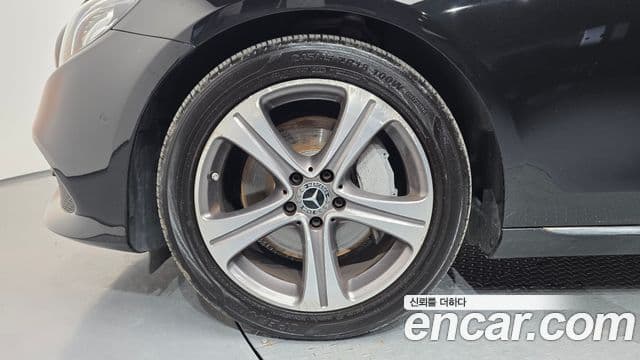 Mercedes-Benz E-Class 2019 — Şəkil 19/32